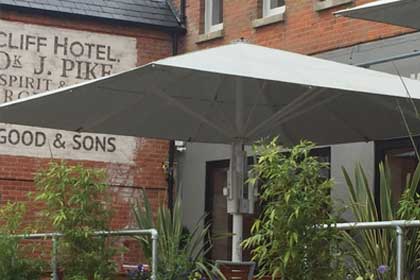 Retractable Roof Systems | Awnings & Canopies